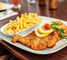 Knuspriges Schnitzel Wiener Art aus der Passat-Küche