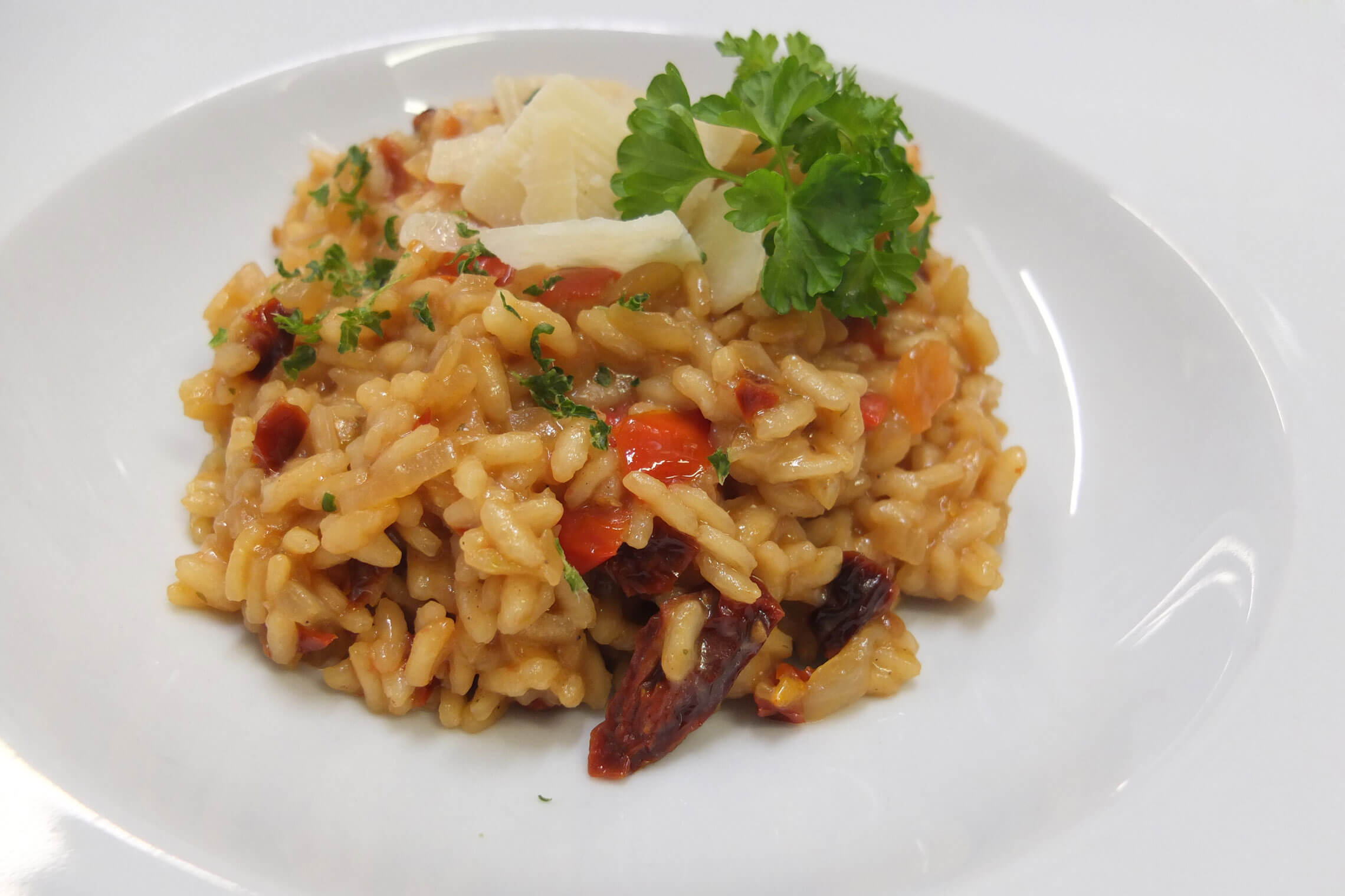 Fruchtig cremiger Tomaten-Risotto